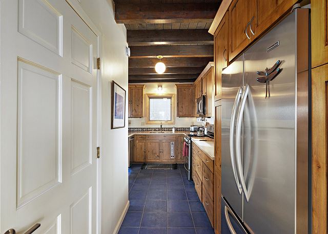 New! Eastside Overlook Retreat with Roof Top Deck - 7 Mins to Santa Fe Plaza 9