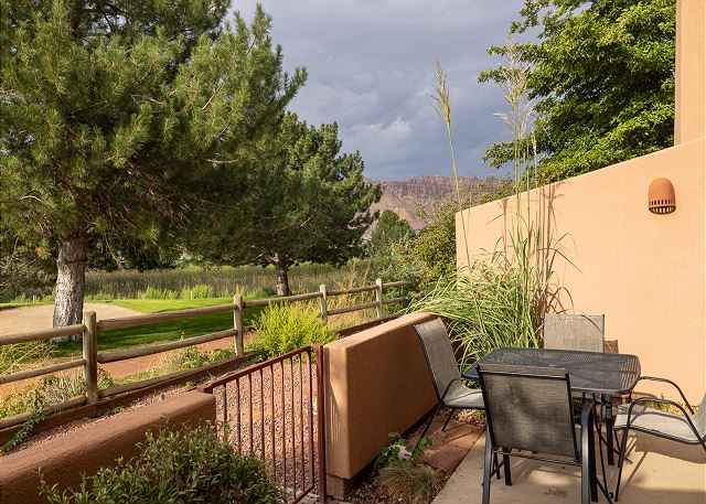 Townhome on Moab Golf Course | Pool | Views! 8