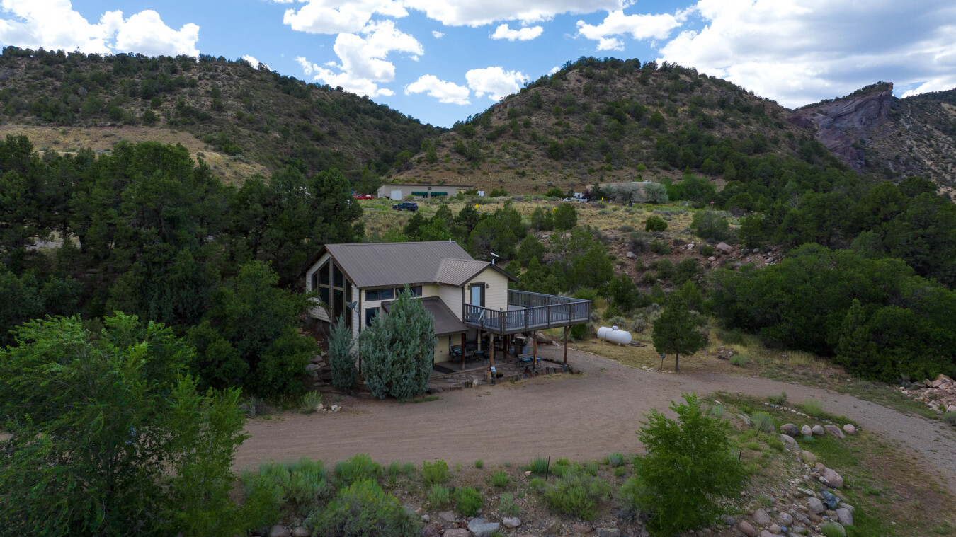 Pet Friendly Rustic Cabin on the Animas River - 6 Min. to Downtown Durango | Photo 20