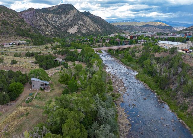 Pet Friendly Rustic Cabin on the Animas River - 6 Min. to Downtown Durango 6