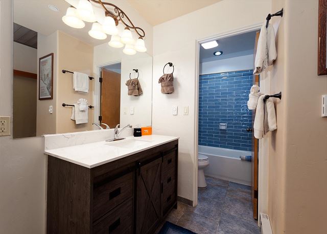 Updated Ski in/Ski Out Studio - Great Views - Deck - Affordable 10