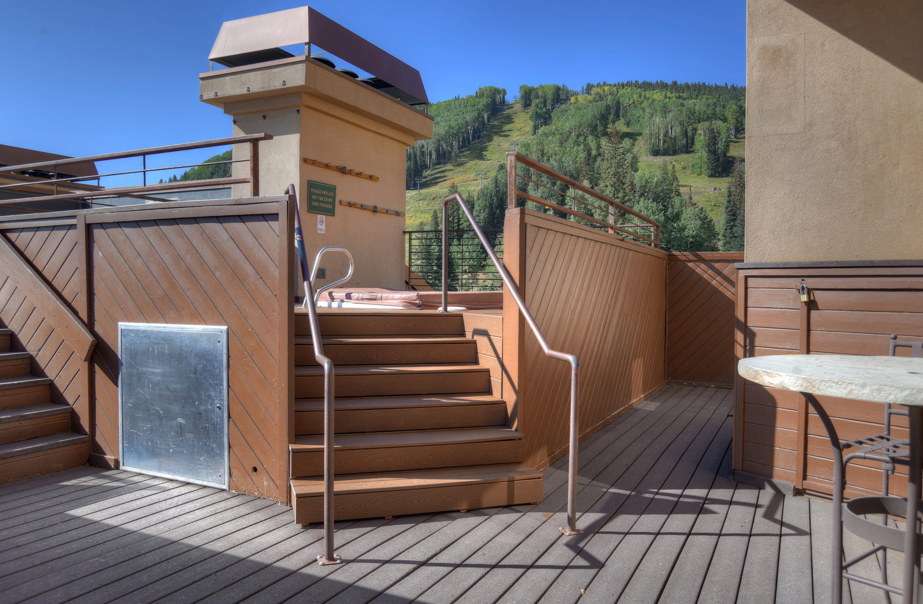 Hot Tub on the 6th floor of the Village Center Building (Same floor as the condo)