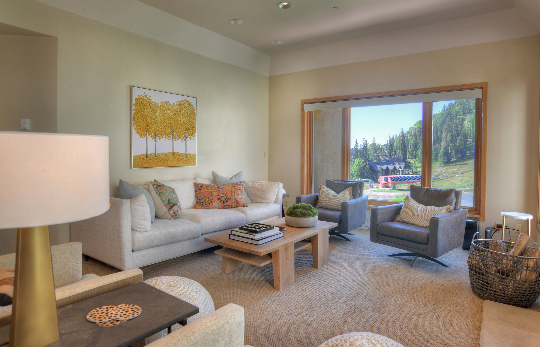 Updated Ski in/Ski Out Condo - Corner Unit - Two Decks - Awesome Slope Views | Photo 8