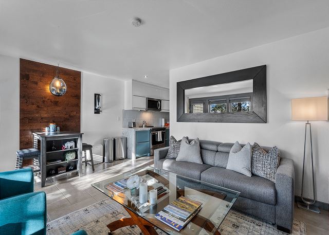 New! Condo at 7th Mtn Resort ~ Year Round Heated Pools ~ Close to Bachelor! 3