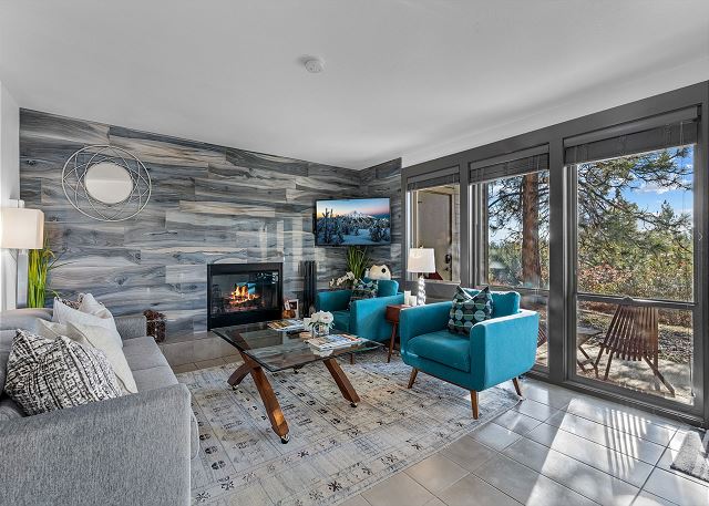 New! Condo at 7th Mtn Resort ~ Year Round Heated Pools ~ Close to Bachelor! 2