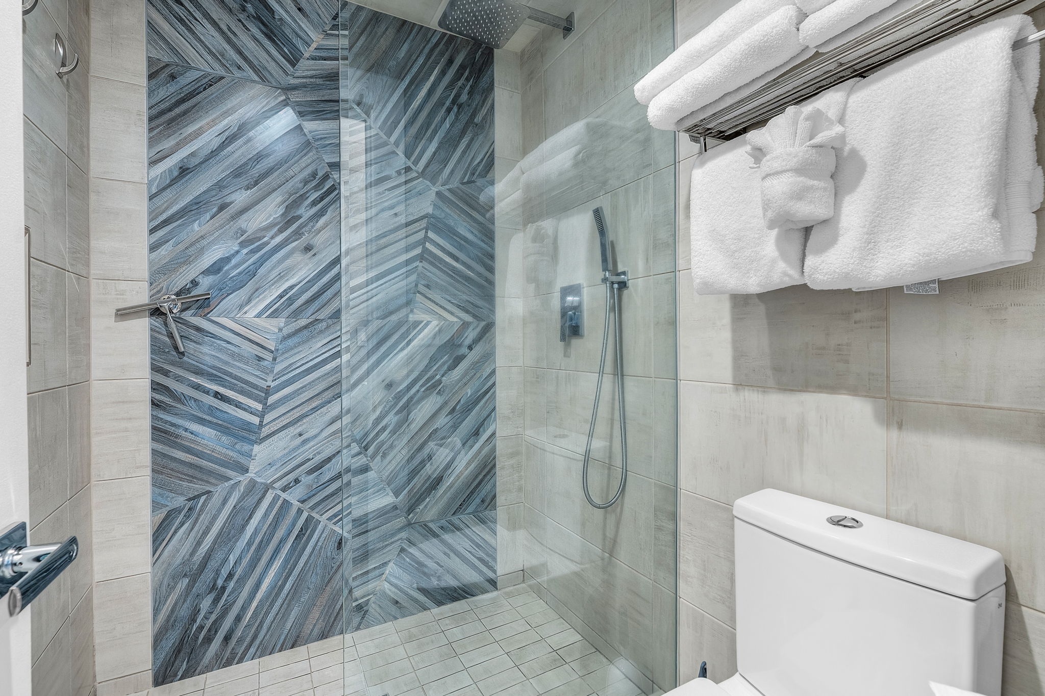 New! Condo at 7th Mtn Resort ~ Year Round Heated Pools ~ Close to Bachelor! | Photo 17