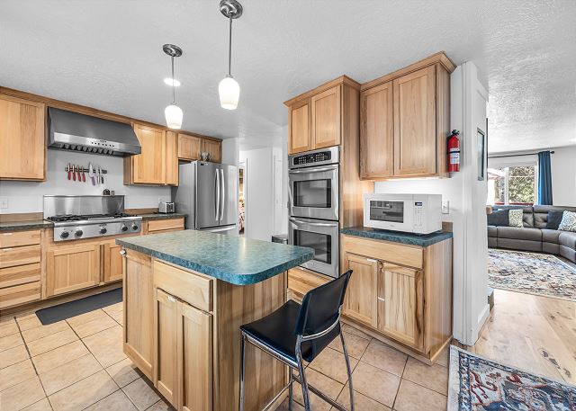 New Listing! Hot Tub ~ 2 Living Areas ~ Pet Friendly 6