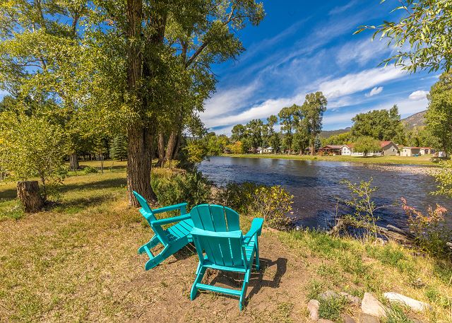 New Listing!Stunning Home on Rio Grande River - Private Hot Tub - Fly Fishing