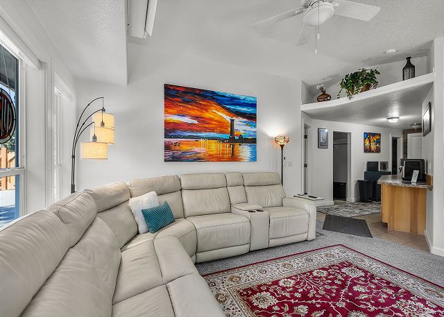 New Listing! Bend Home ~ Hot Tub ~ Dog Friendly 3