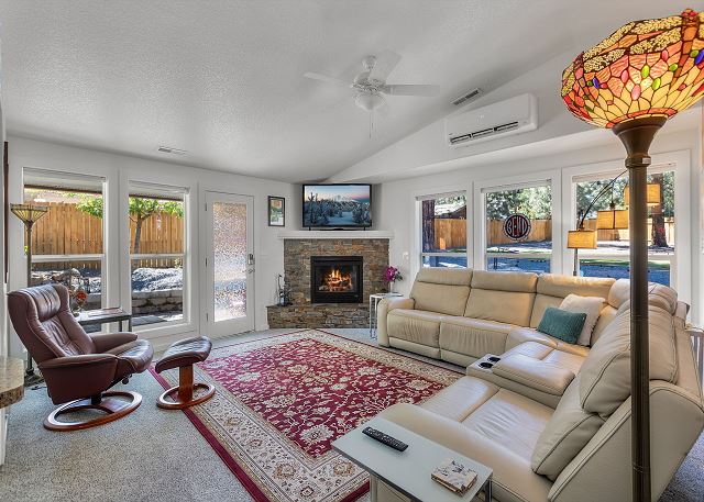 New Listing! Bend Home ~ Hot Tub ~ Dog Friendly 4