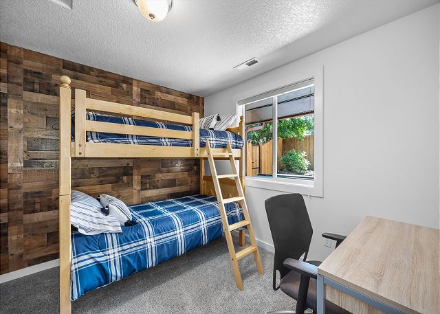 New Listing! Bend Home ~ Hot Tub ~ Dog Friendly 9