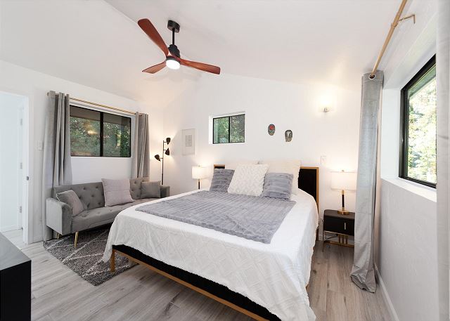 Fully Remodeled Cabin with Deck - 10 Minutes to DGO - AC 9