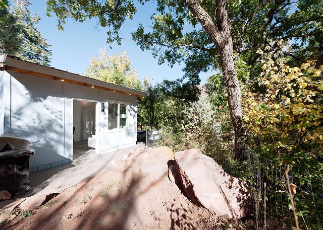 Fully Remodeled Cabin with Deck - 10 Minutes to DGO - AC 7