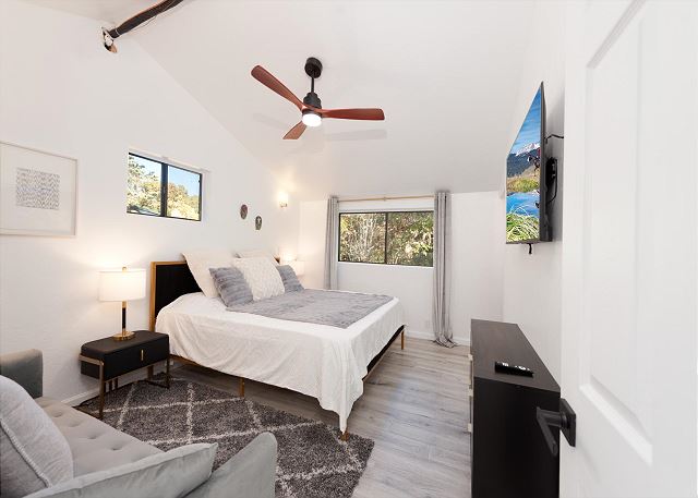 Fully Remodeled Cabin with Deck - 10 Minutes to DGO - AC 8