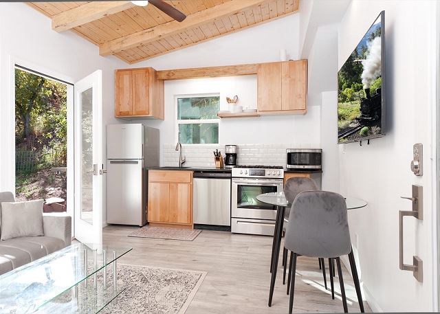 Fully Remodeled Cabin with Deck - 10 Minutes to DGO - AC 3