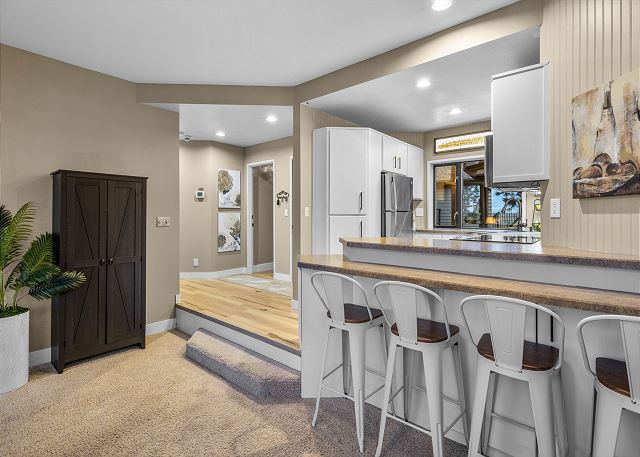 New Listing! Gorgeous Views ~ Fireplace 7