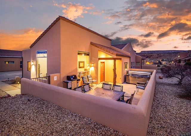 Near Ntl Parks & Trails | Hot Tub | Pool & Views!