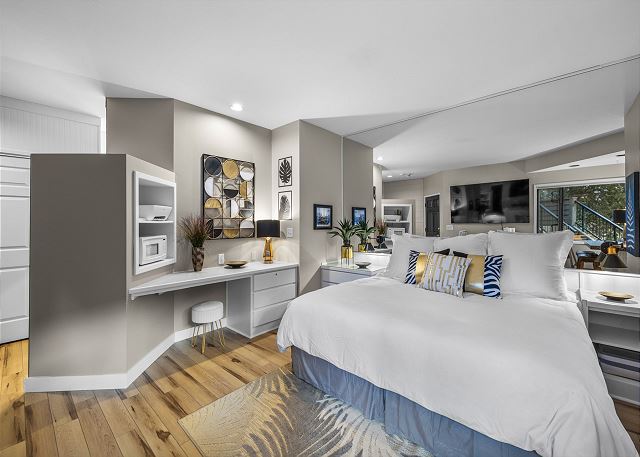 New! Mt Bachelor Village ~ King Suite ~ 1st level 3