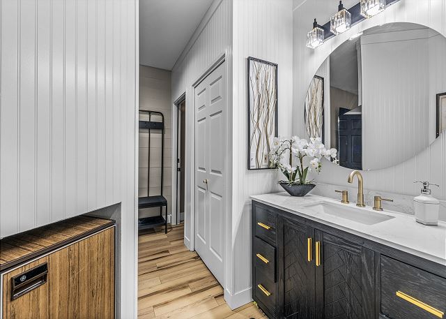 New! Mt Bachelor Village ~ King Suite ~ 1st level 8