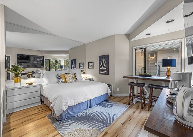 New! Mt Bachelor Village ~ King Suite ~ 1st level 2