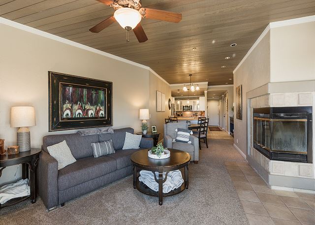 Remodeled Eolus Ski in/Ski Out condo - Slope & Mountain Views - Deck 3