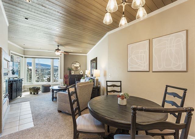 Remodeled Eolus Ski in/Ski Out condo - Slope & Mountain Views - Deck 10