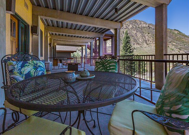 30+ Day - Condo in Downtown Durango - Walk to Main Street - AC/Deck/BBQ 6