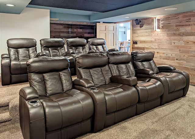 Smeagle's Terrapin | LUX Lakefront, Theatre, Dock, Kayaks, AC, Hot Tub 6