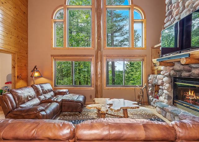 Smeagle's Terrapin | LUX Lakefront, Theatre, Dock, Kayaks, AC, Hot Tub 9