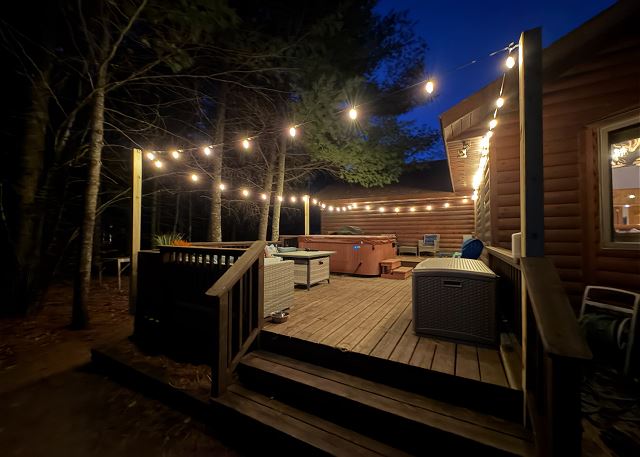 Hot Tub, Theatre, Pool Table, AC - Lakefront Living! 2