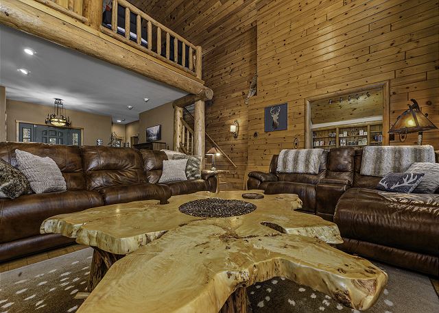 Near Snowmobile Trails - Hot Tub, Theatre, Foosball, Dogs OK 8