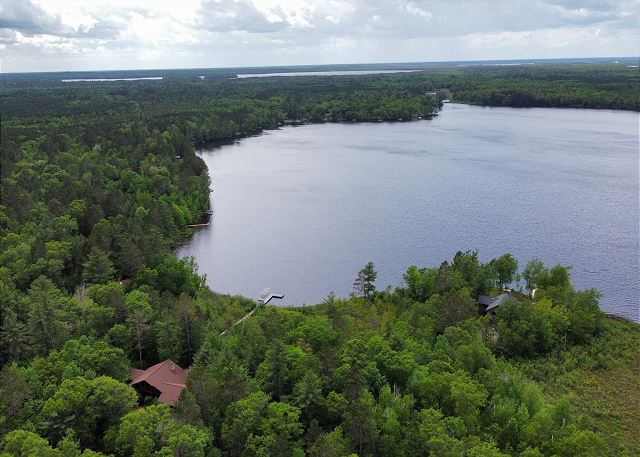 Smeagle's Terrapin | LUX Lakefront, Theatre, Dock, Kayaks, AC, Hot Tub 7