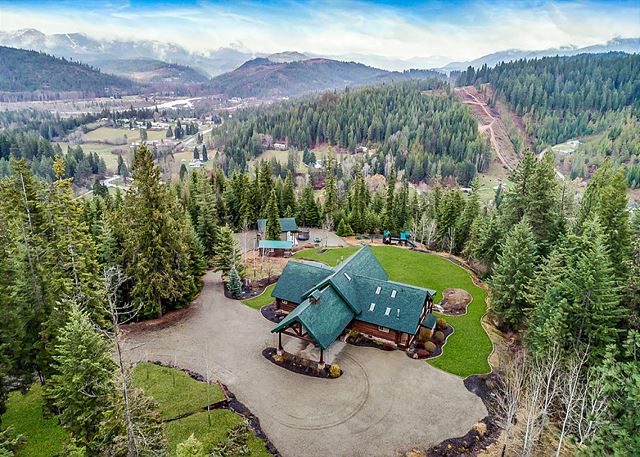 8 Acre Private Estate| Zipline | 5 mi to Silver Mtn