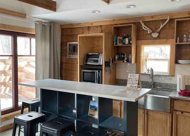 Walk to Downtown Creede | Pet-Friendly | Mountain Views 3