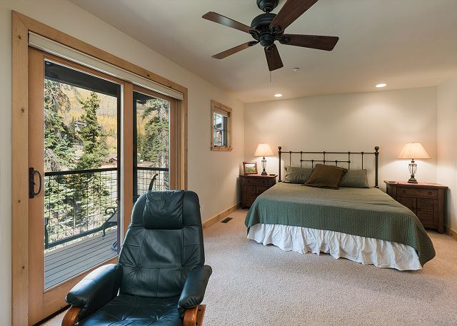 Black Bear Townhome (End Unit) across from Purgatory - Views - Ski Shuttle 8