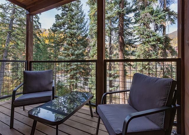 Black Bear Townhome (End Unit) across from Purgatory - Views - Ski Shuttle 7