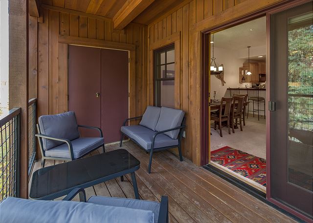 Black Bear Townhome (End Unit) across from Purgatory - Views - Ski Shuttle 6