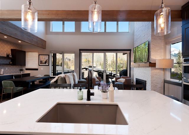 New Townhome across from Purgatory - Hot Tub, Arcade Game - Views/Shuttle 7