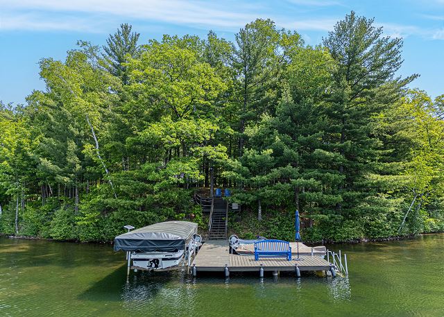 Tranquility Point | LUX lakefront retreat, private dock, firepit, kayak, & AC 2