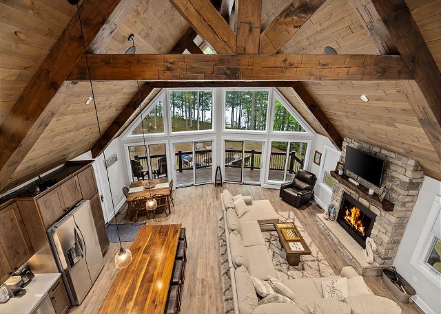 Tranquility Point | LUX lakefront retreat, private dock, firepit, kayak, & AC 8