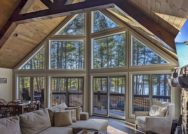 Tranquility Point | LUX lakefront retreat, private dock, firepit, kayak, & AC 4