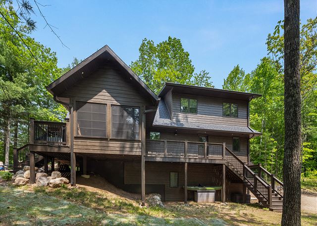 Tranquility Point | LUX lakefront retreat, private dock, firepit, kayak, & AC 6