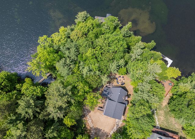 Tranquility Point | LUX lakefront retreat, private dock, firepit, kayak, & AC 3