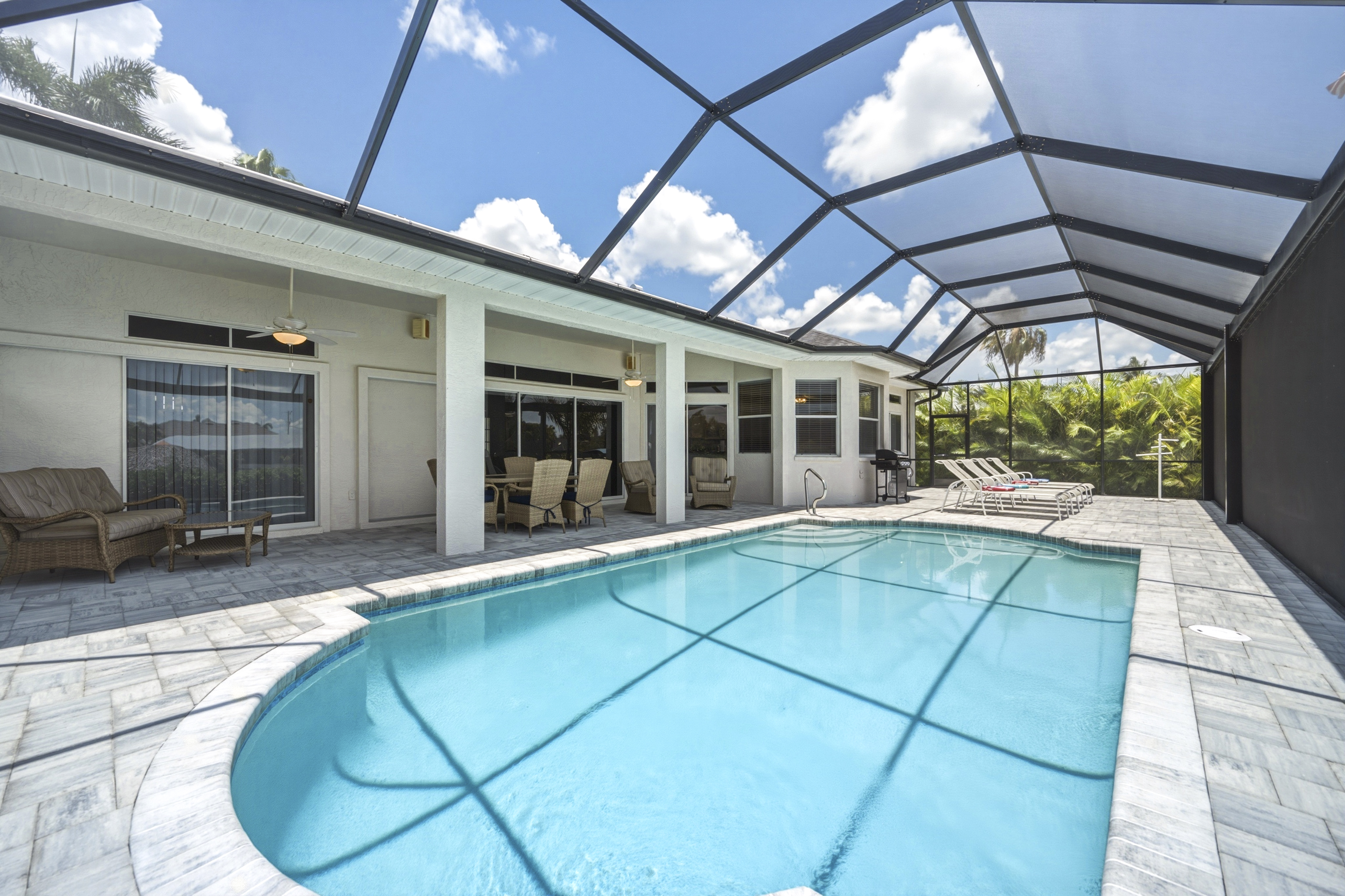 Pool lanai