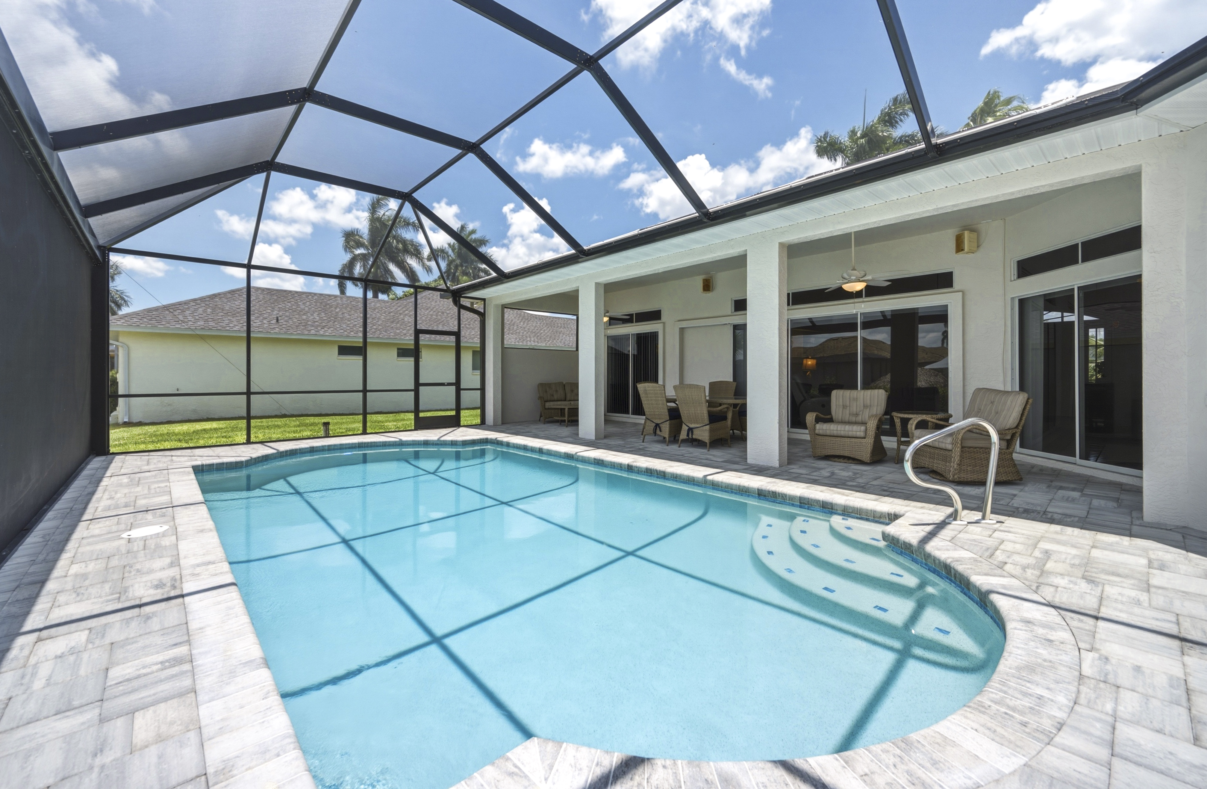 Pool lanai