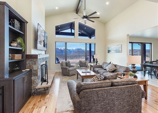 New Custom Home on 35 Acres - Amazing Mtn Views -15 Min to DGO - AC/Hot Tub 6