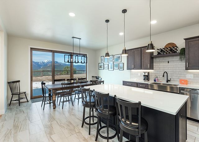 New Custom Home on 35 Acres - Amazing Mtn Views -15 Min to DGO - AC/Hot Tub 10