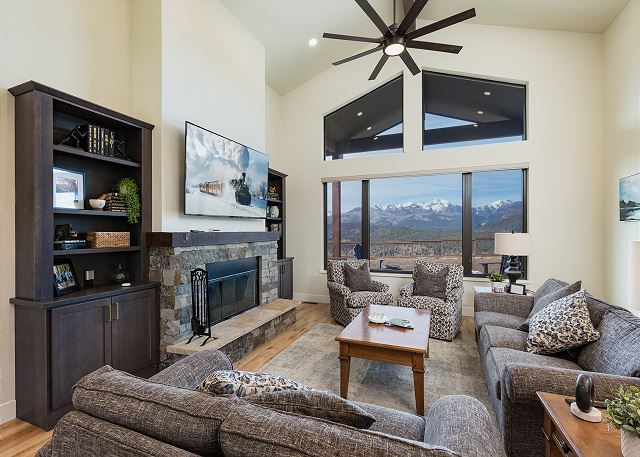 New Custom Home on 35 Acres - Amazing Mtn Views -15 Min to DGO - AC/Hot Tub 7