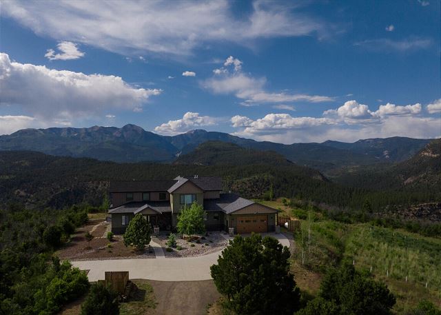 New Custom Home on 35 Acres - Amazing Mtn Views -15 Min to DGO - AC/Hot Tub
