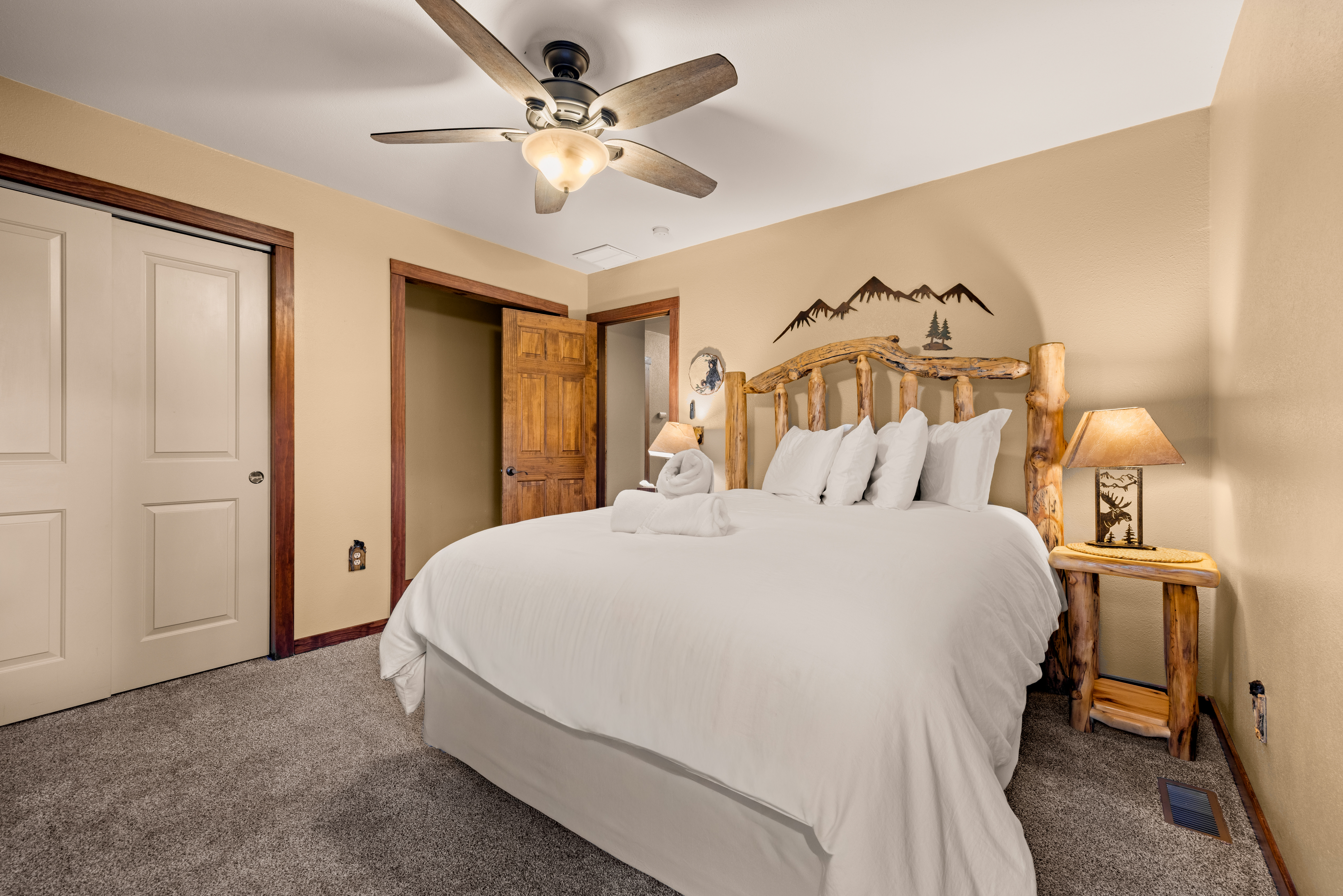3rd Bedroom (Upper Level): Queen Bed with Smart TV